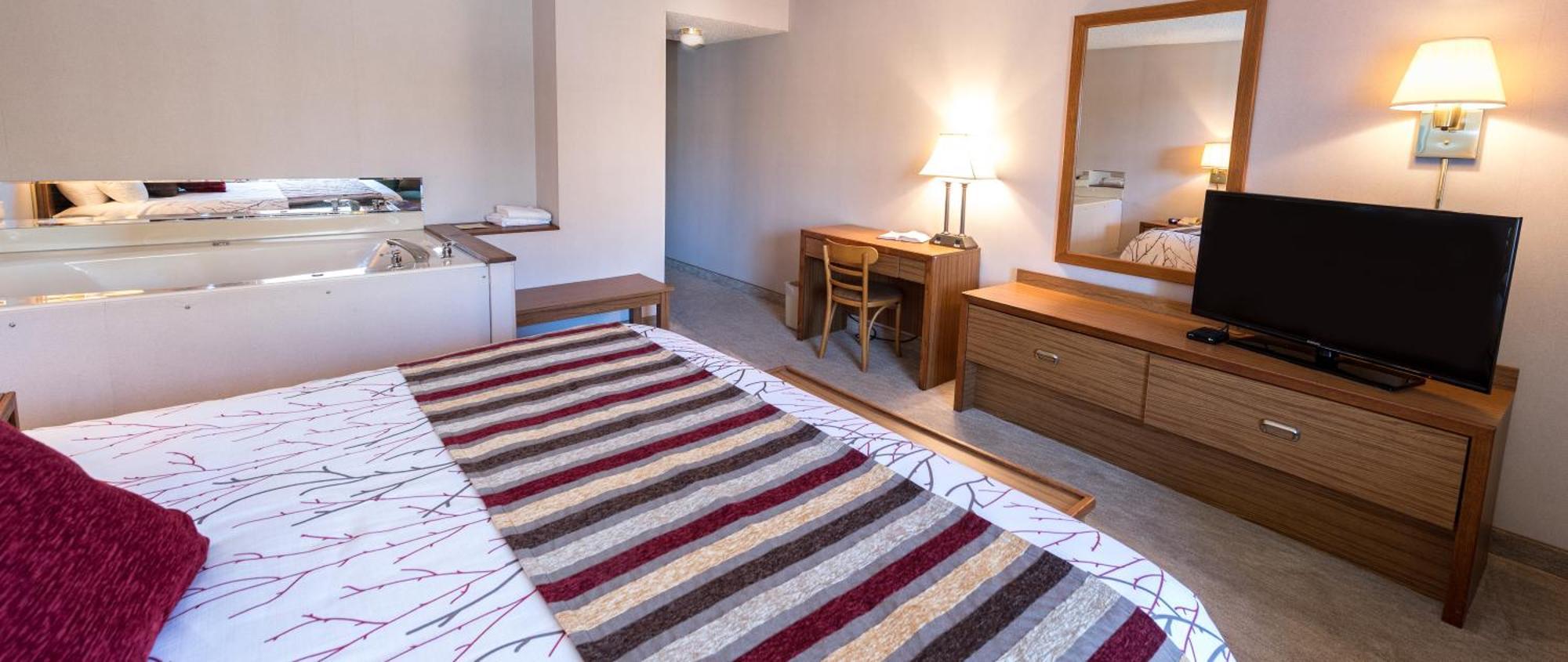 Deluxe King Suite